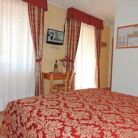 Albergo Eden Passo del Tonale Værelse billede