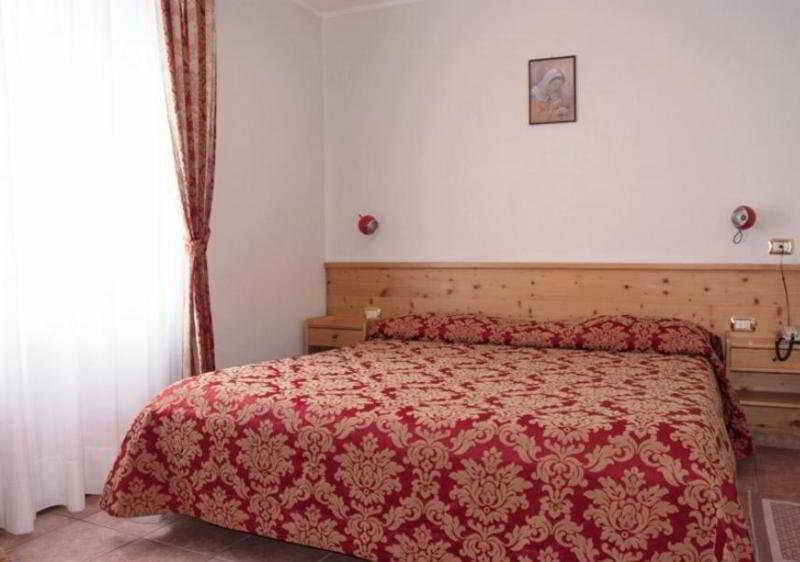 Albergo Eden Passo del Tonale Eksteriør billede