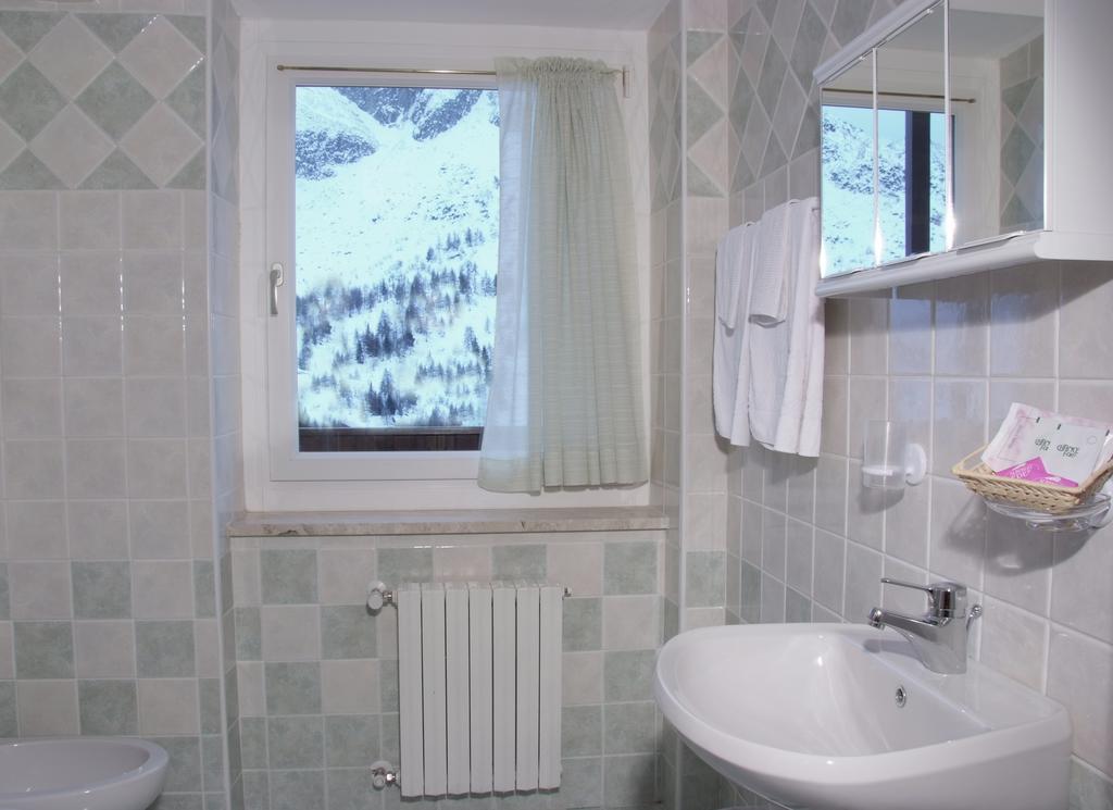 Albergo Eden Passo del Tonale Værelse billede