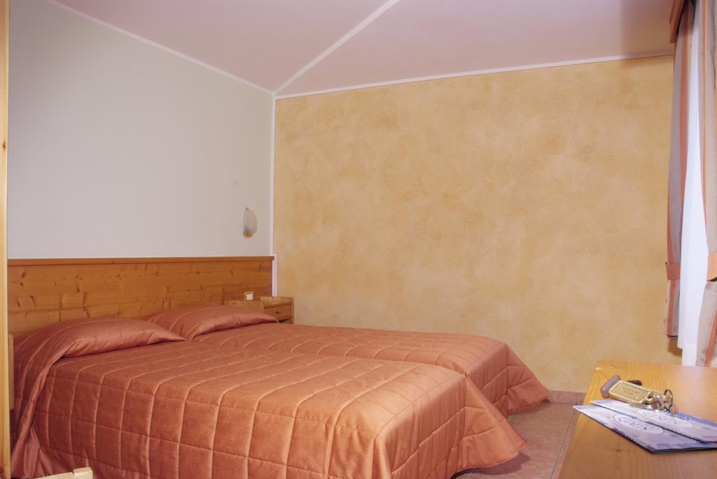Albergo Eden Passo del Tonale Eksteriør billede
