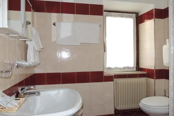 Albergo Eden Passo del Tonale Eksteriør billede